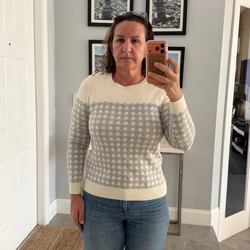 Charter Club‎ Cream and Gray Houndstooth Sweater